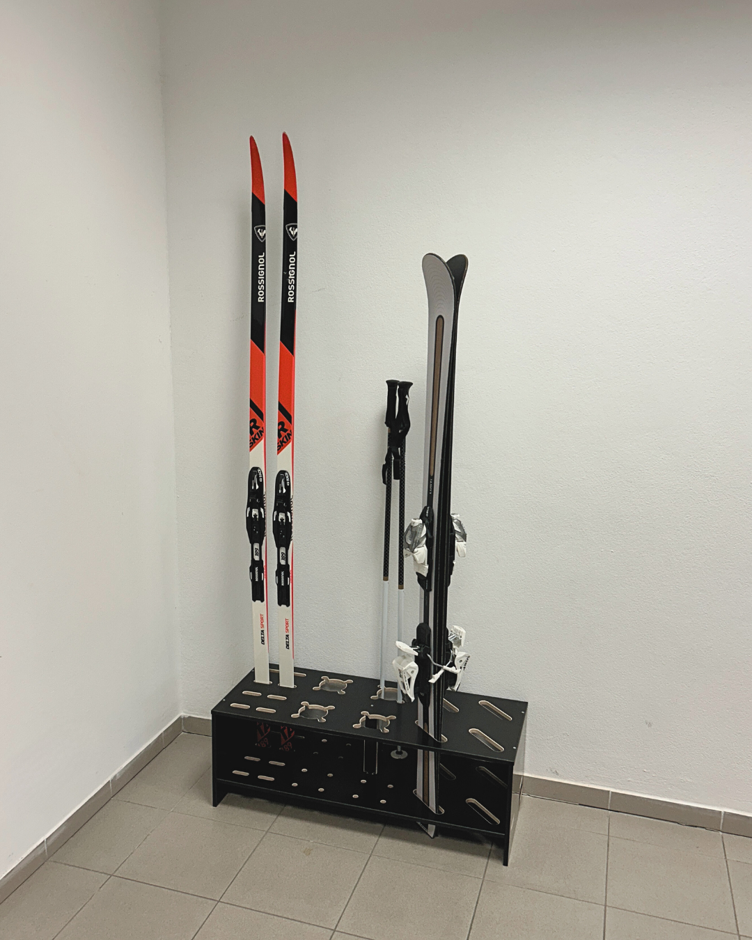 Porte-skis, ski de fond et bâton combiné en bois