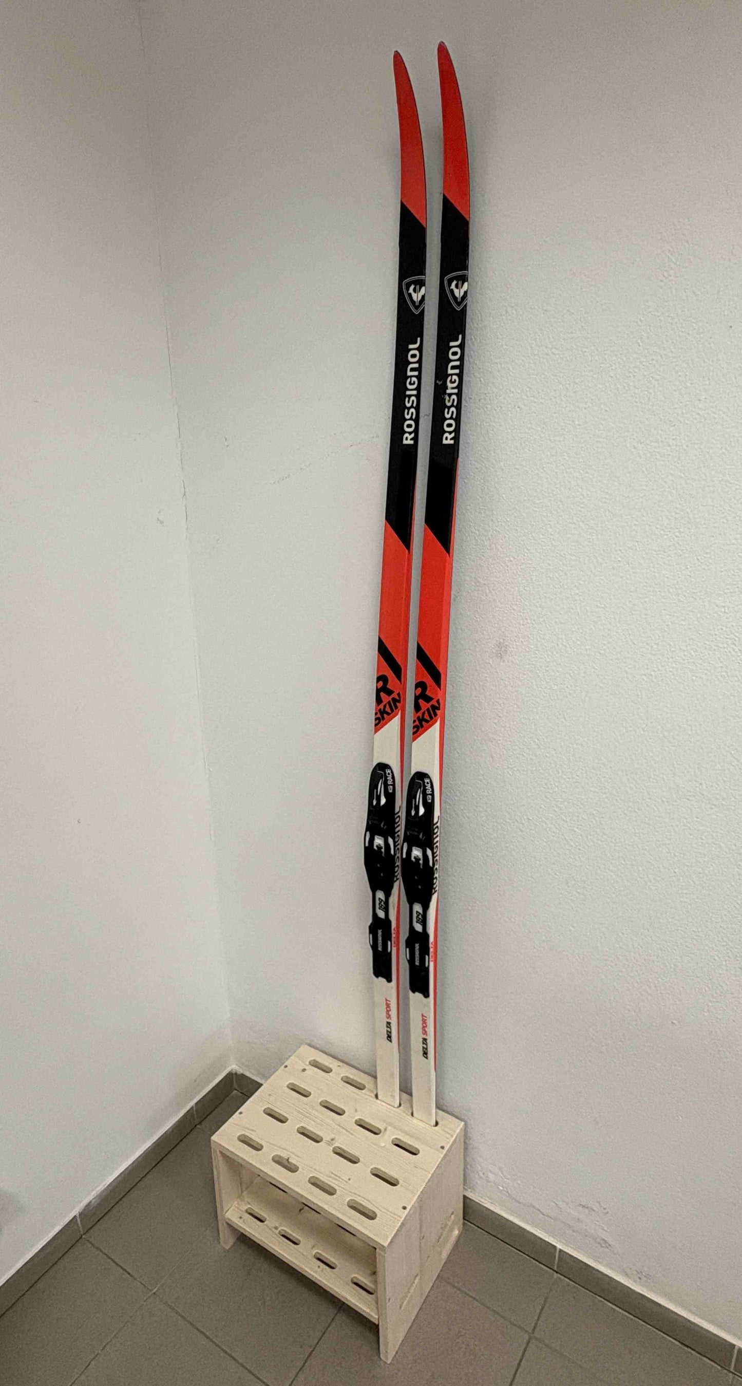 Porte-skis en bois pour 8 paires de skis de fond - Naturel